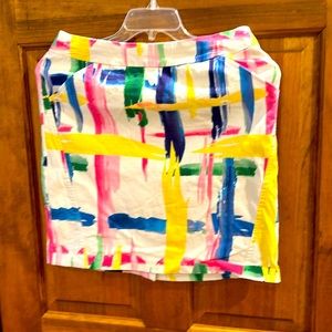 Super cute skirt with fun print. Side pockets